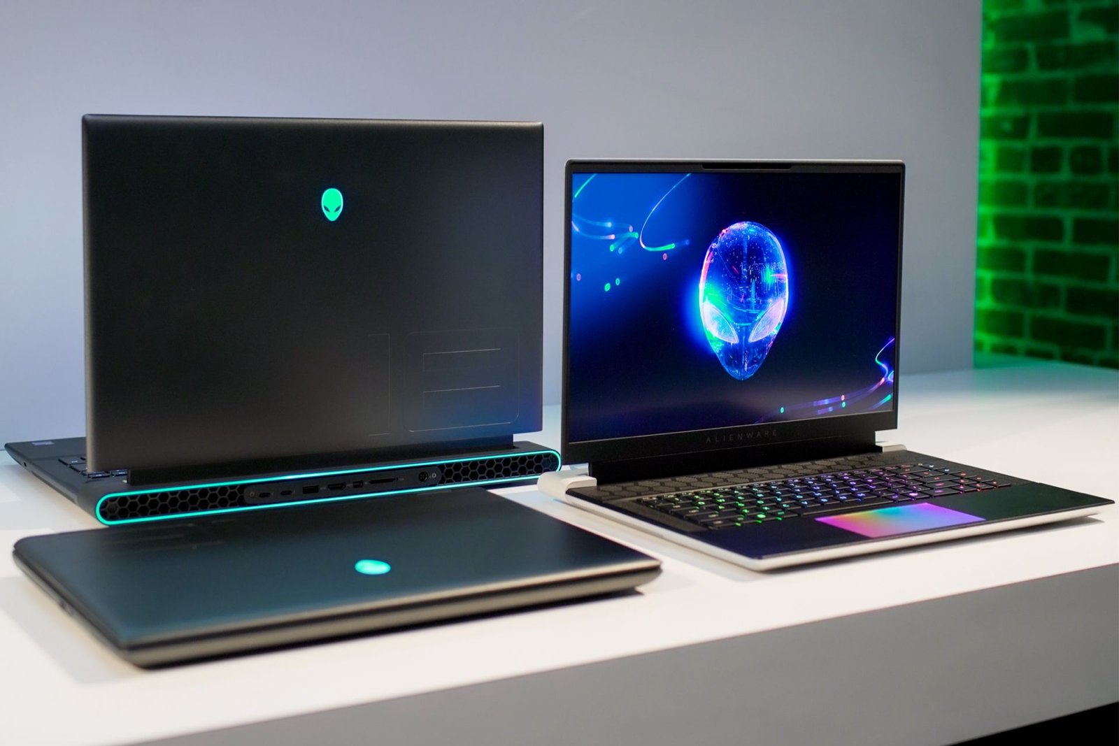 Alienware’s new laptop looks like regular notebook but packs gaming power