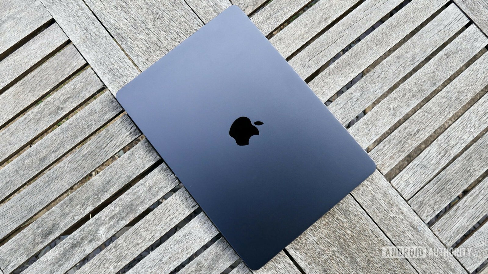 Apple Silicon Macs suffer from an unfixable flaw that leaks security keys