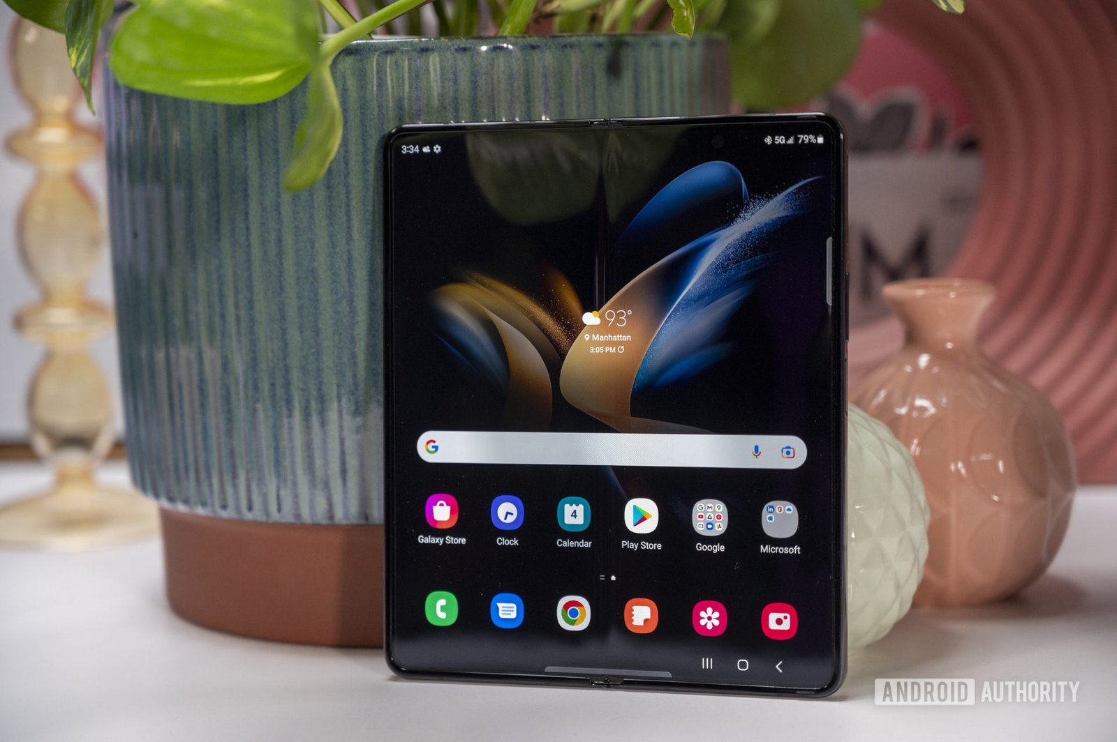 The Galaxy Z Fold 4 and older Folds might have a serious hinge issue