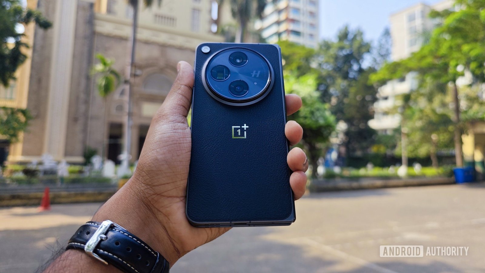 OnePlus Open gets new update with camera improvements