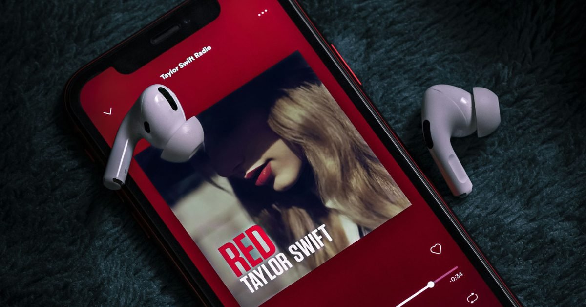 Taylor Swift songs back on TikTok after Universal row