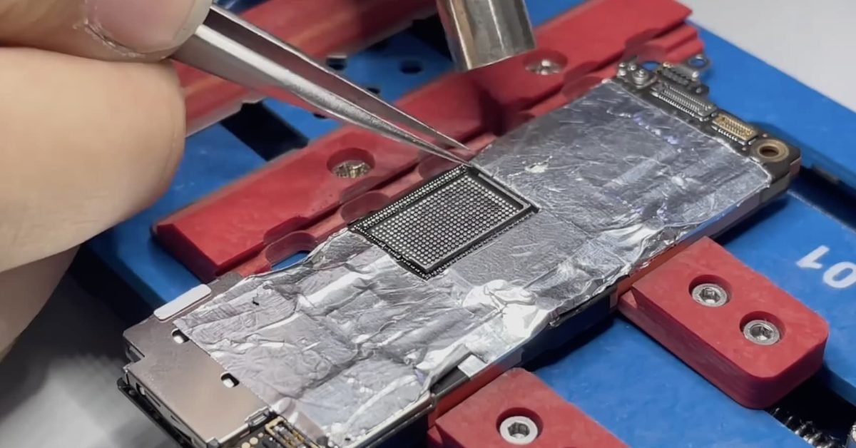 Watch the amazingly detailed process of upgrading iPhone 15 Pro storage after purchase