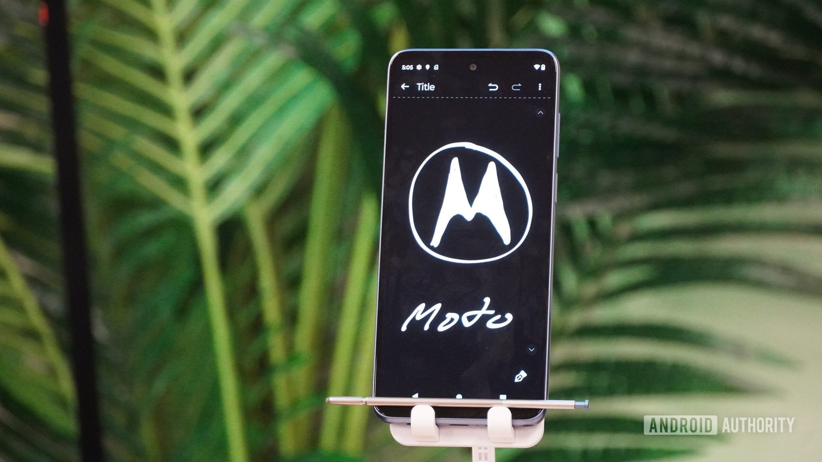 Motorola banned from selling smartphones in major EU market –