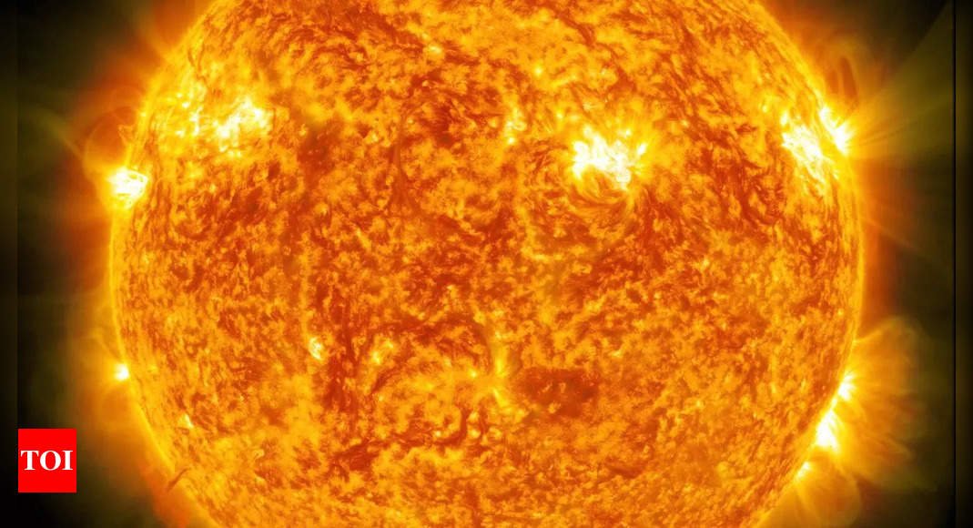 Sun shoots out biggest solar flare in almost 2 decades