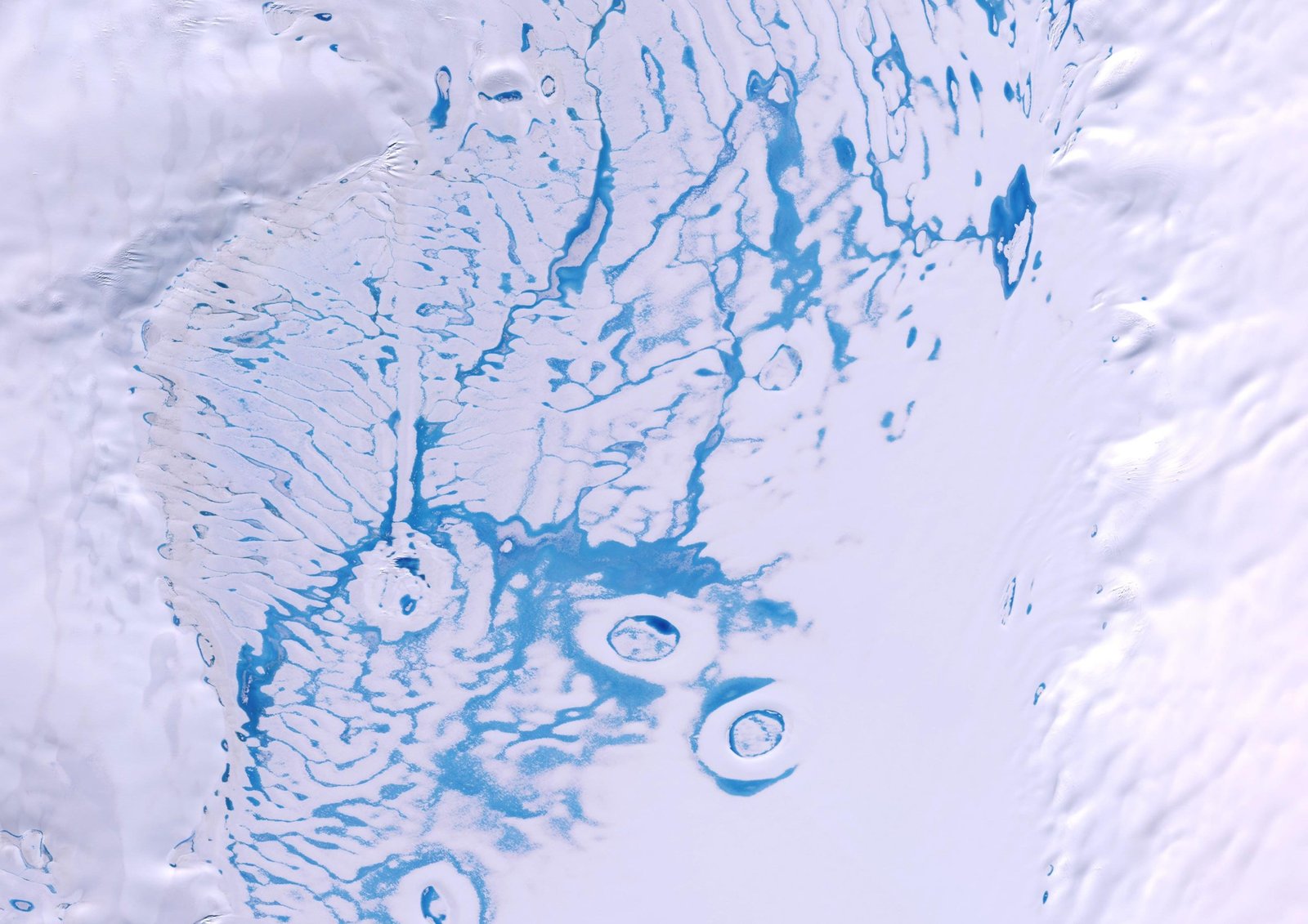 AI Reveals Twice As Much Meltwater on Antarctic Ice Shelves
