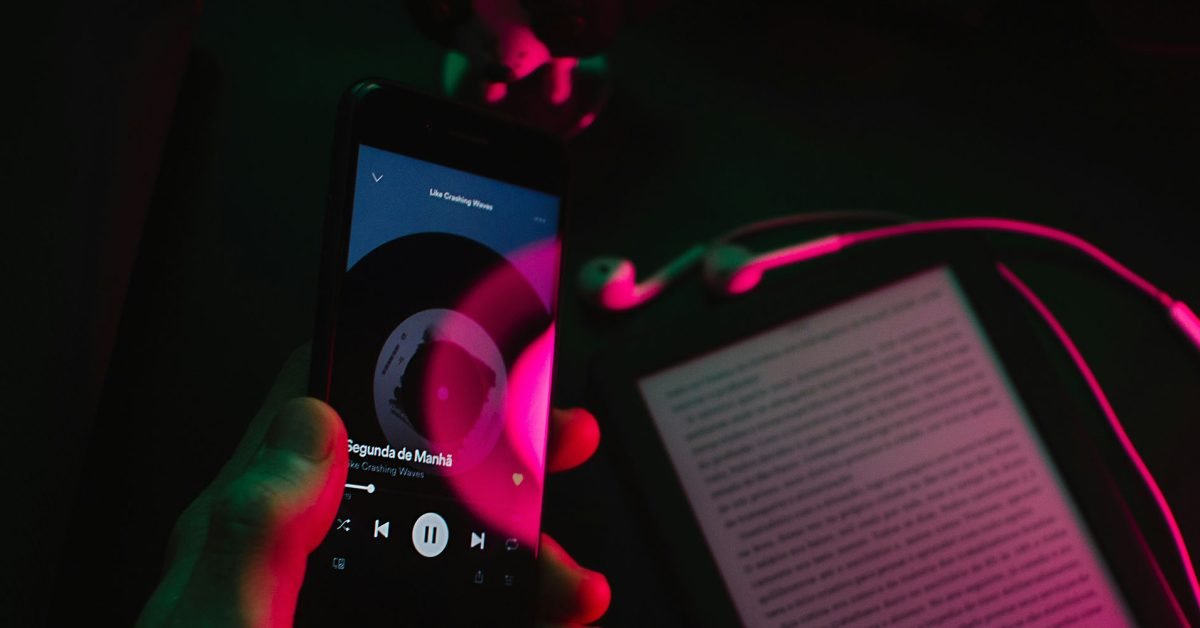 Audiobook inclusion is a Spotify scam, say music labels