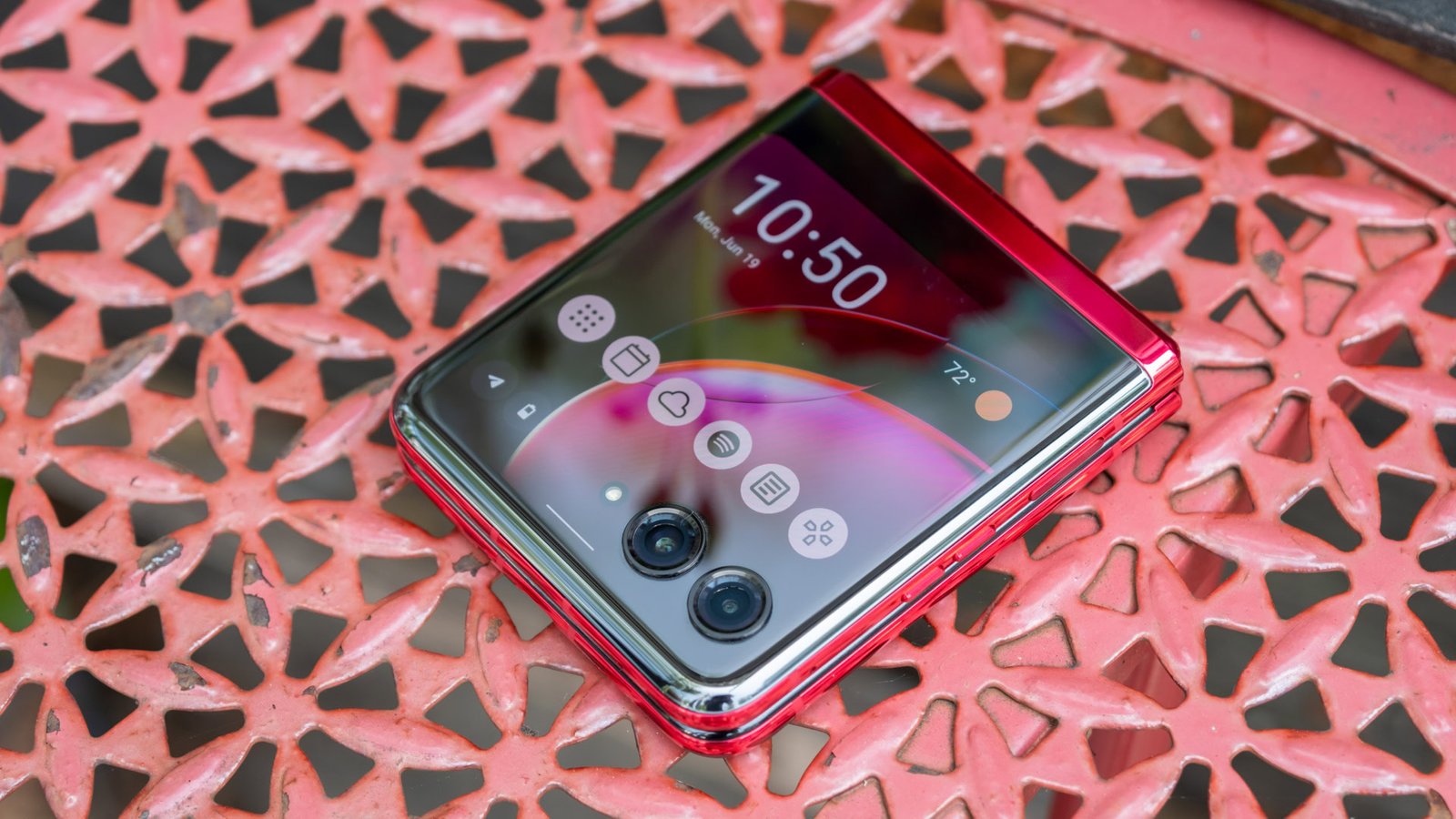 Best deal yet on the Motorola Razr Plus 2023 slashes $350 off retail price