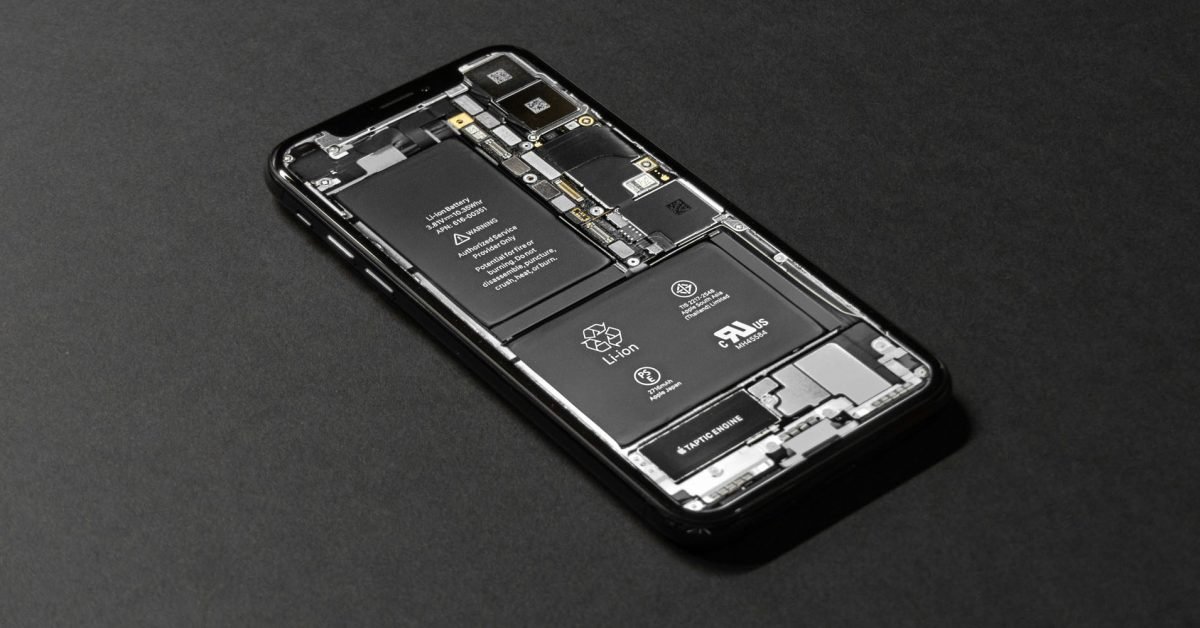 Report: Apple developing new way to make iPhone batteries easier to replace