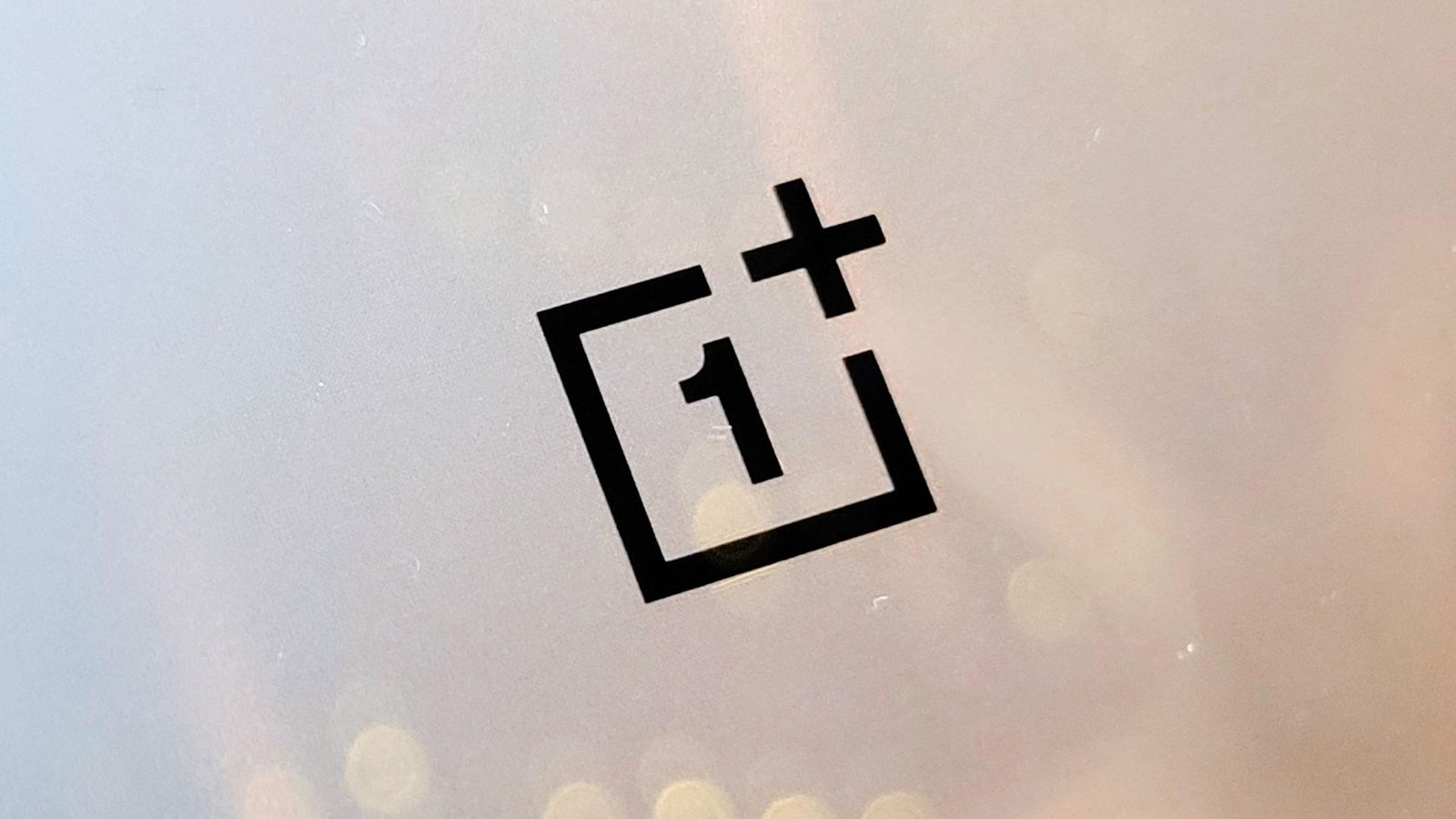 OnePlus might be bringing metal unibody phones back, and it looks weird