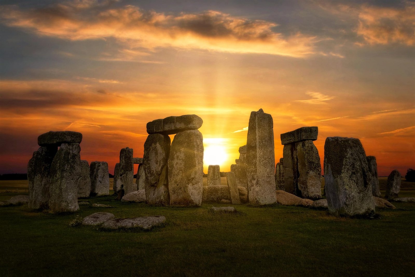 Scientists Unravel Mysterious Origin of Stonehenge’s Altar Stone